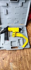 BOSTITCH MIIIFS Pneumatic Flooring Stapler 1-1/2"