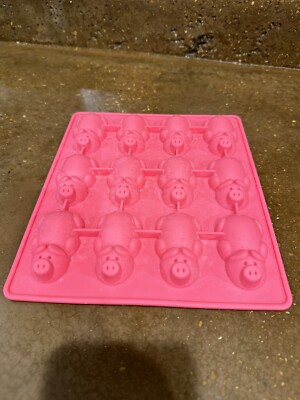 Mobi- Pink 12 Little Pink Pigs in a Blanket Silicone Baking Mold