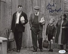 Judi Dench Belfast Autographed Signed 8x10 Photo ACOA