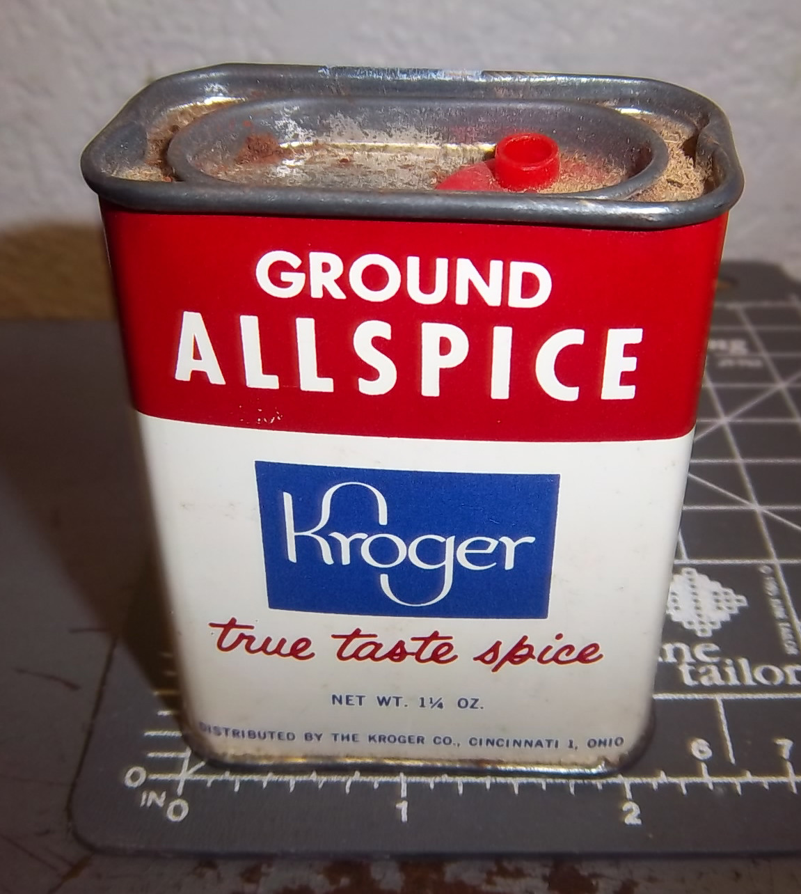 Vintage Kroger ground ALLSPICE 1 1/4 oz spice tin, great graphics