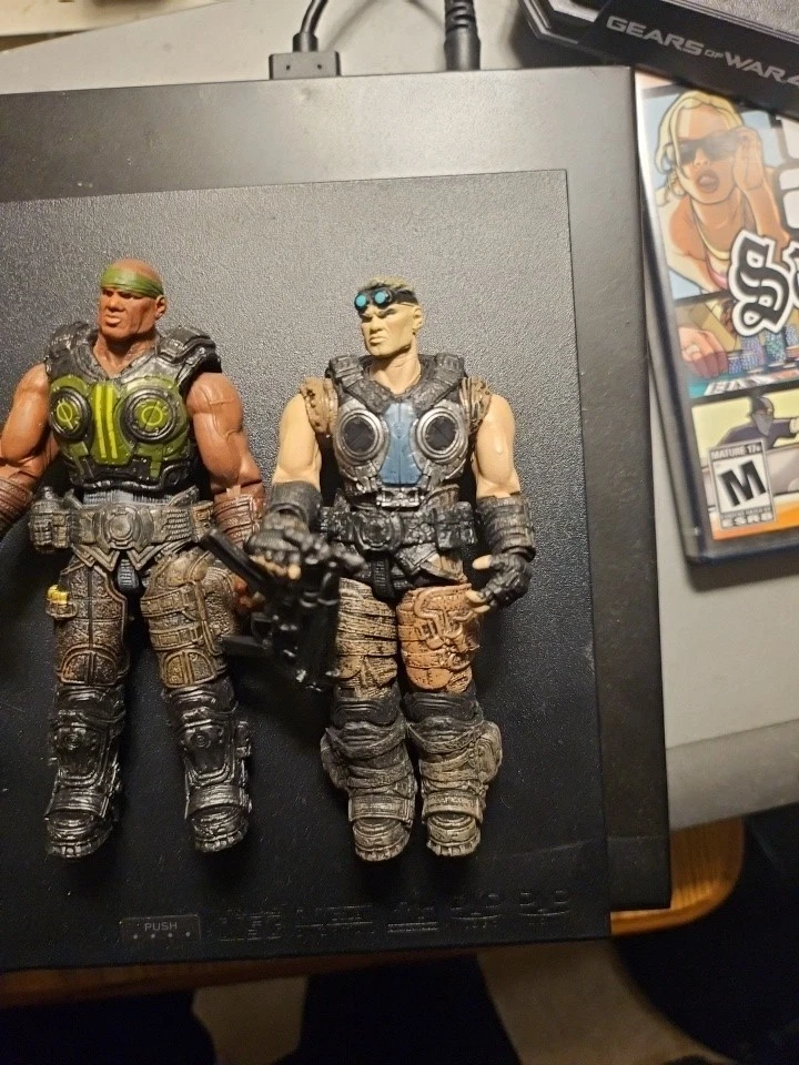 Figuras sueltas Gears of War 3,75: Marcus, Dom, Baird, Cole Foto 3 de 4