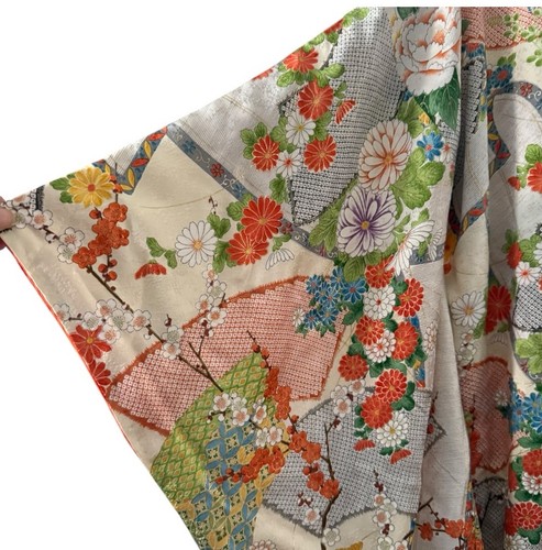 Kimono Robe / Japanese Classy Floral Brocade Patterned Silk Vintage Kimono - Picture 4 of 7