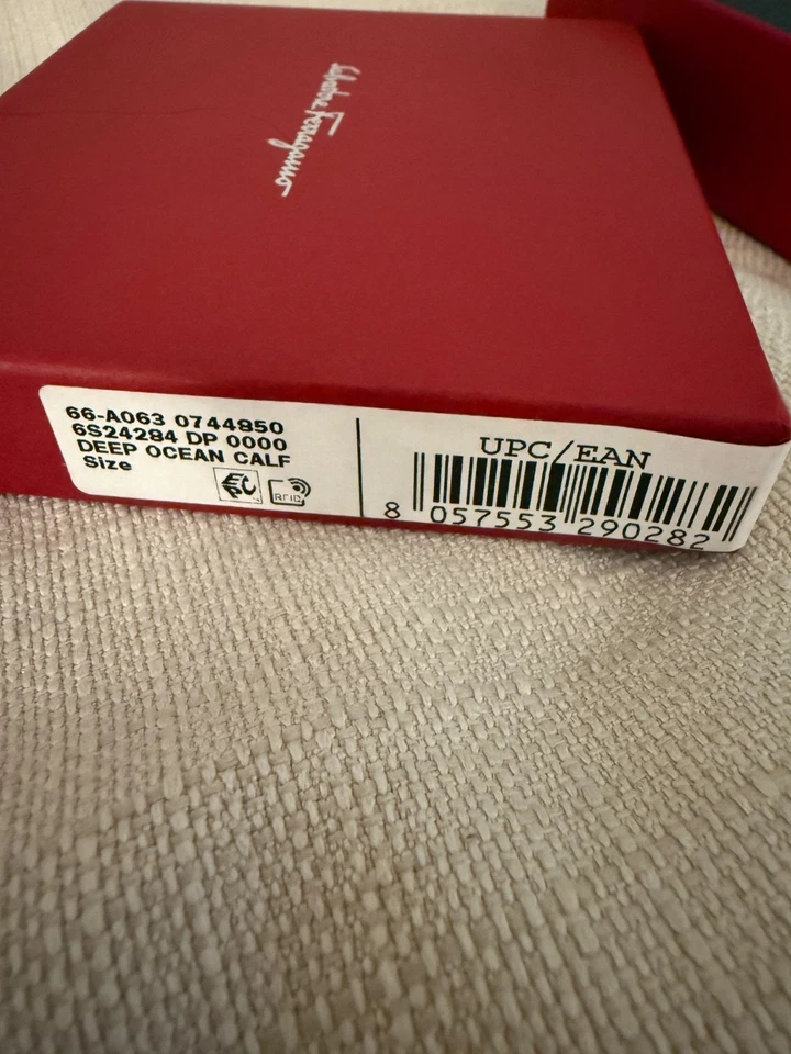 Cartera de cuero plegable Salvatore Ferragamo Revival - negra Foto 4 de 4