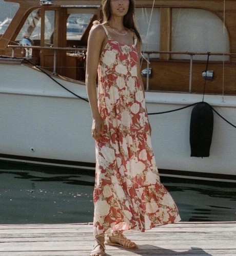Kivari Dress BNWT Size M Helena Strappy Floral Maxi Coral