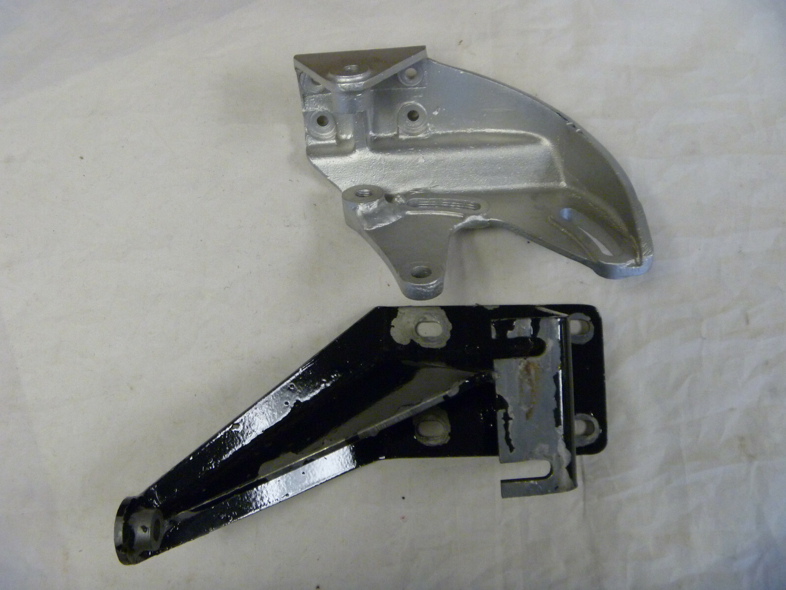 ASTON MARTIN DB6 POWER STEERING PUMP MOUNTING BRACKET SET ZF USED