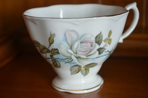BONE CHINA CUP & SAUCER HAMILTON - Picture 2 of 4