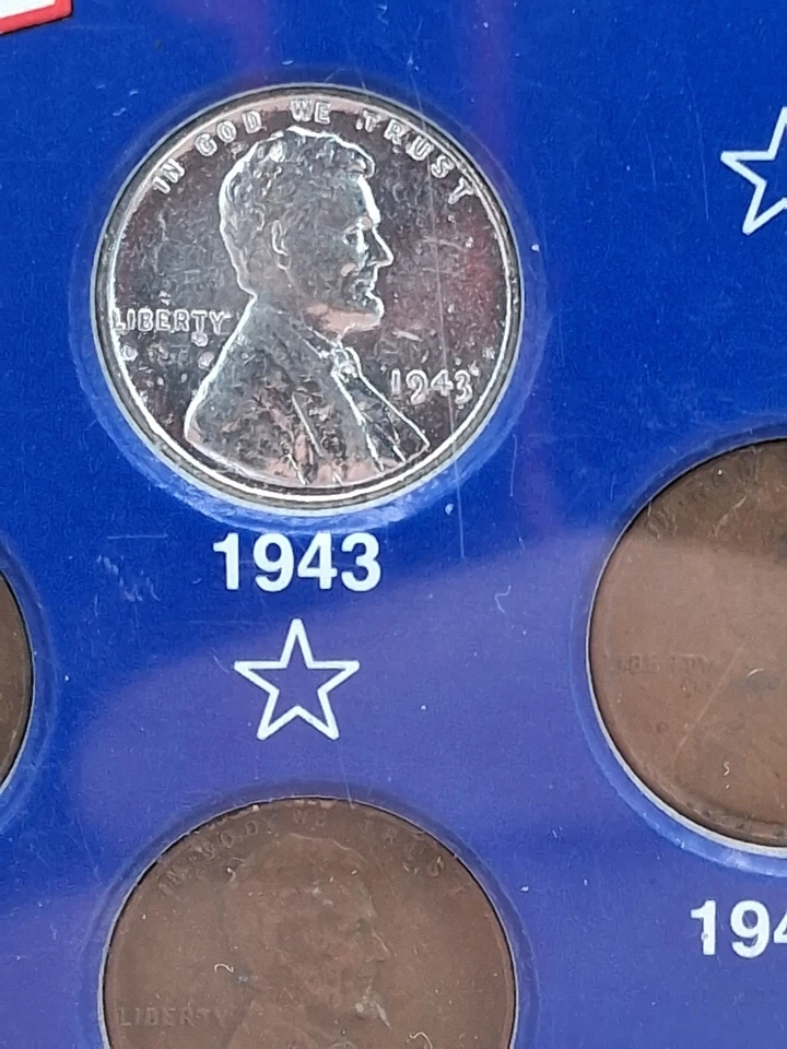 World War II Lincoln Penny Set 1943-45 Steel & Copper Cents WW2 Display Case - Image 2 of 4