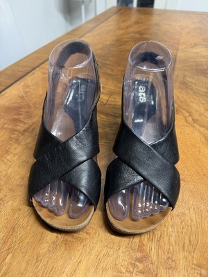 Ara Women's 6 Sandals Black  Genuine Leather Designed in Germany Made in Brazil