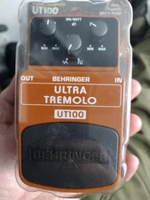 BEHRINGER UT100 Ultra Tremolo | Guitar Effects Pedal – Very Good Condition