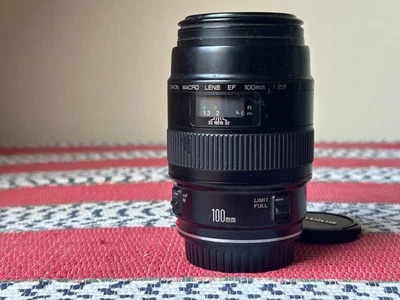 Canon EF 100mm f/2.8 Prime Macro Lens 1:1 Full Frame EOS DSLR - Image 1 of 4