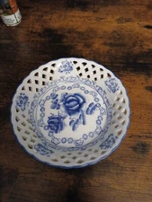 Beautiful Blue And White Roses Design Catch-all