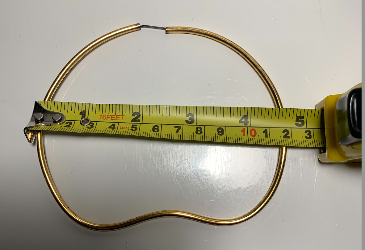 Large, Chic, and Unique: Hussein Chalayan designe… - image 2