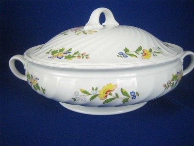 AYNSLEY COTTAGE GARDEN 9'' Round Covered & Handled Vegetable Bowl, New
