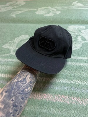 Ecko Mütze Kappe schwarz unltd tailliert Logo bestickt Herren Outdoor Freizeit