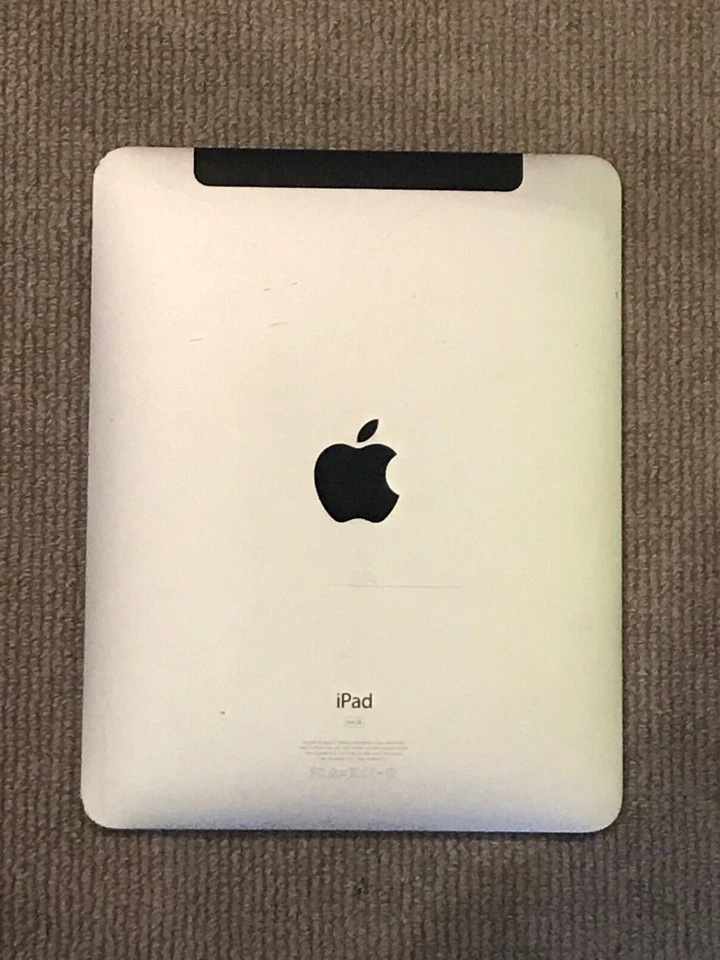Apple iPad (First Generation) Model A1337 64GB Black, faulty - Image 2 of 2