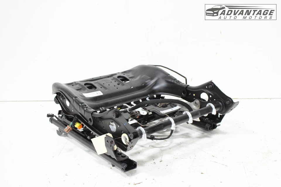 Chevrolet Camaro 2016-2024 asiento inferior delantero derecho marco de pista con motor OEM Foto 3 de 4