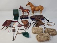 American Girl AG Minis Illuma Stable Horses Glitter & Foal Saddles Accessories