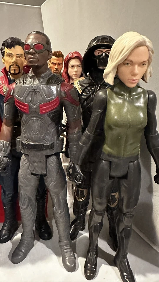 Gran Lote de 20 Figuras de Acción Marvel 12 Pulgadas Iron Man Capitán América Thor Foto 3 de 4