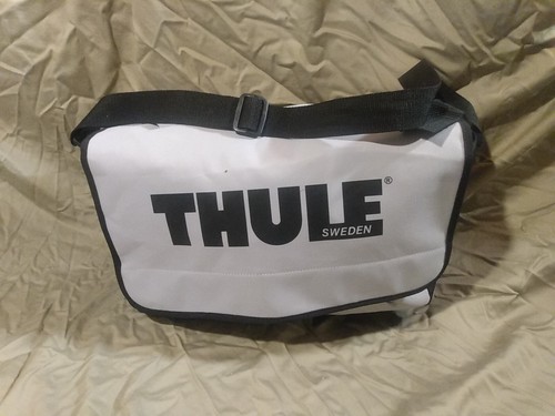 THULE Caravan Soft Side Cargo Carrier Roof Bag 13 cu. ft. Model 857 - Picture 2 of 23