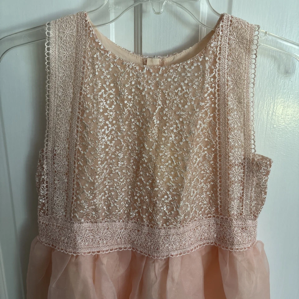 Nuevo con etiquetas Vestido Trish Scully Talla 12 Niña Melocotón Encaje Adorno Tul Dobladillo Alto Bajo Foto 2 de 4