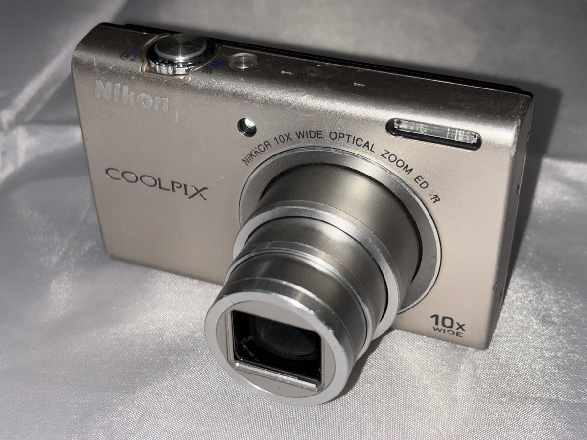 Nikon COOLPIX S6000 14.2MP Digital Camera - Champagne silver