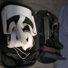 Meta Quest 2 VR Headset White w/ 2 Controller...
