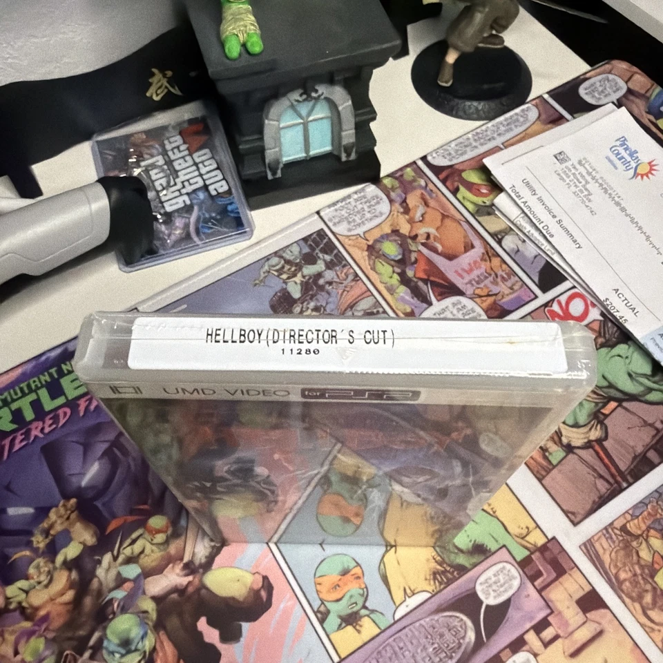 Hellboy Directors Cut UMD Video for PSP Brand New - Image 2 of 4