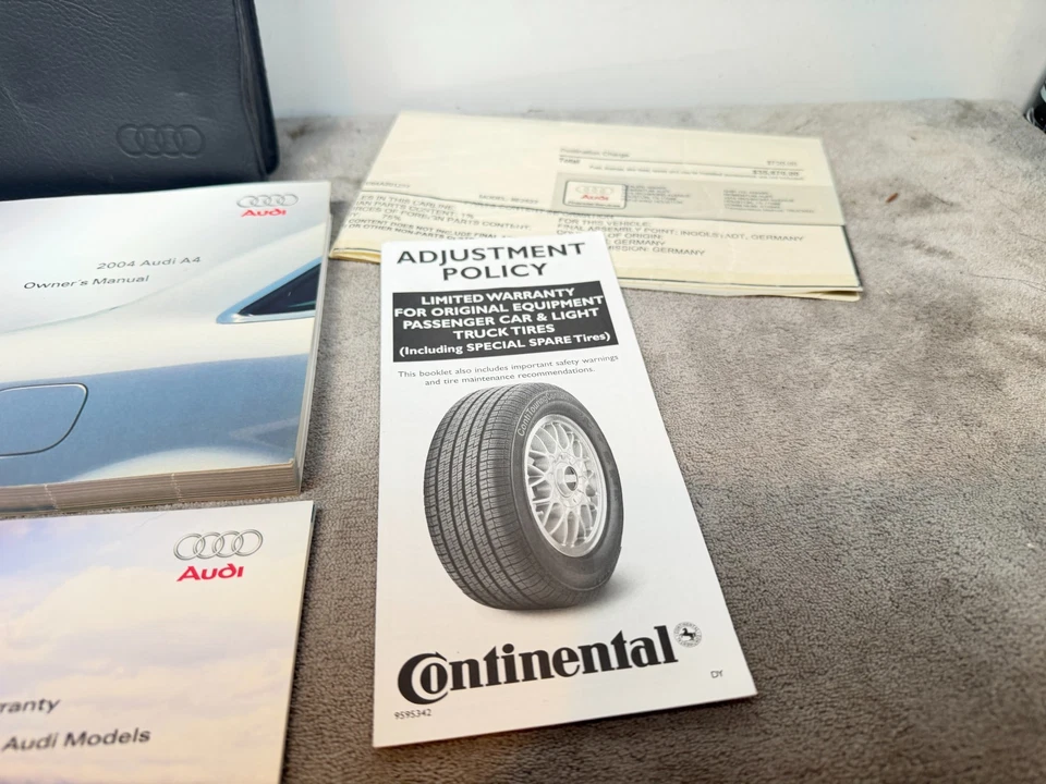 Audi A4 2004 sedán manual del propietario con estuche OEM Foto 4 de 4