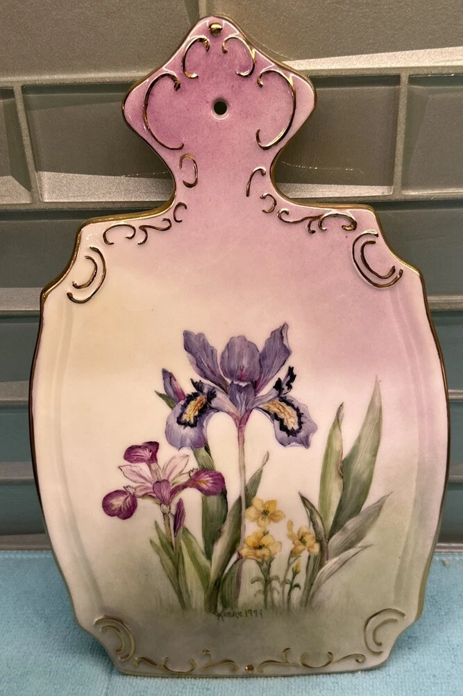 Vtg Elegant Iris Wall Trivet Signed Kerr 1999 11”x7” Gold Trim Scalloped Rim image 1