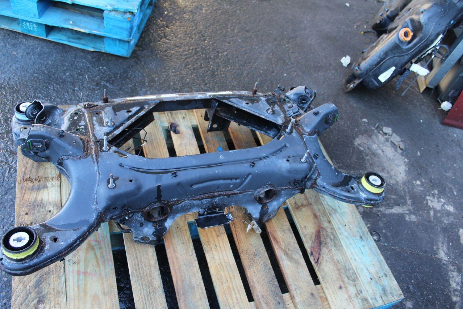 Crossmember/cradle/undercarria MASERATI LEVANTE 17