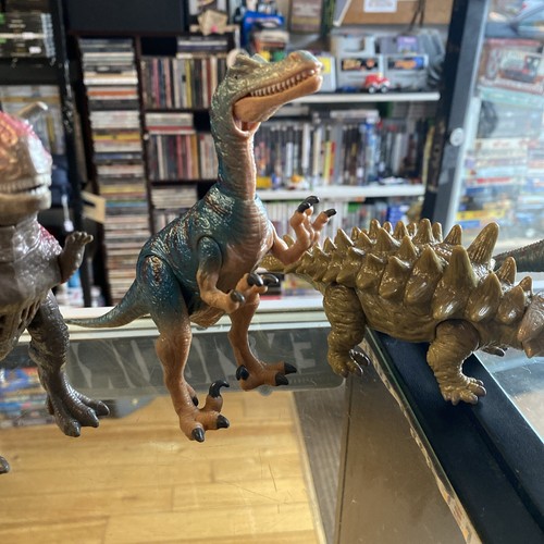 4 Figure LotDisney 2000 Dinosaur Movie Talking Tested Working Aladar/Kron/Neera - Picture 7 of 22