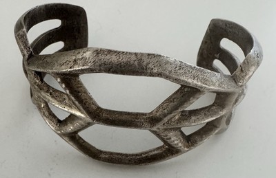 Unique VTG Navajo Sterling Sandcast Cuff Bracelet