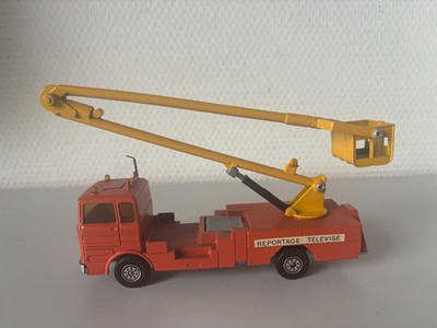 Mercedes Benz 2-Achser LP 1418/46  Hebebühne  Solido #358  1:50