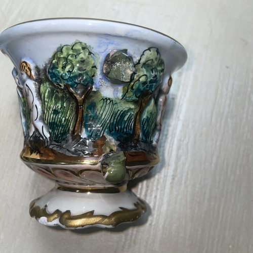 Vtg. Capodimonte Footed Cup & Saucer / Cherubs / Italy / #442 / Gold Trim & Mark - Picture 6 of 7