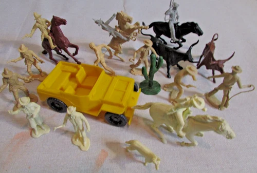 1960's Marx Playset 54mm Roy Rogers Cowboys Cattle Horses Nelle Bell jeep Bullet