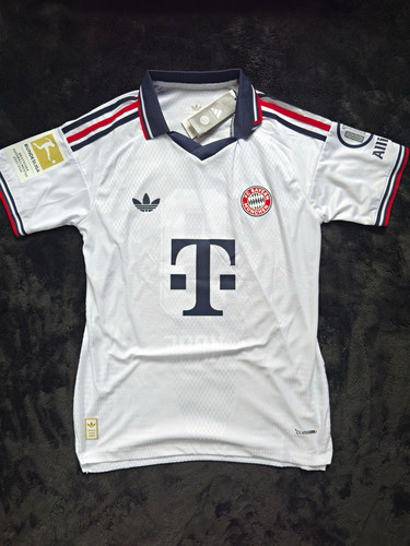 Bayern Munich Harry Kane #9 White/Blue/Red Soccer Jersey Bundesliga (M)