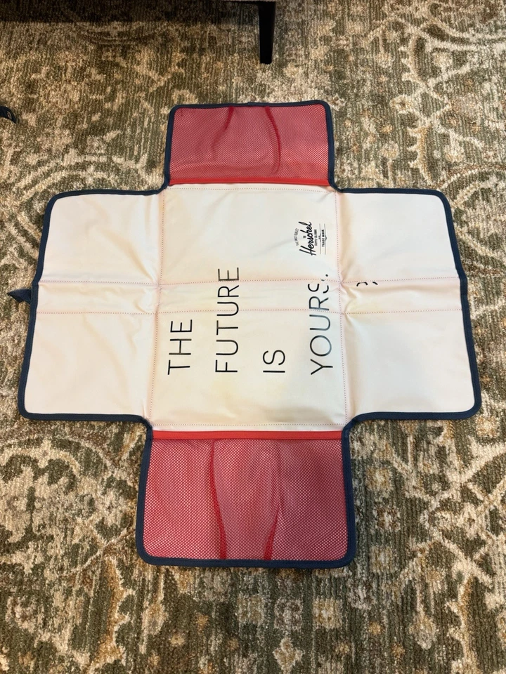 Bolsa de pañales de lona Herschel Strand Sprout, "negra" Foto 2 de 2