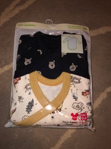 uniqlo bodysuit baby