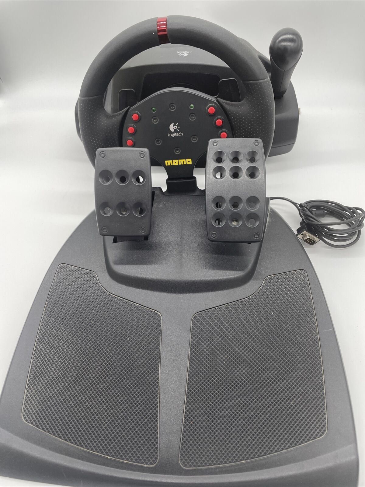 Настройка momo racing. Logitech Momo Racing. Momo Racing Force feedback Wheel. Руль Logitech Momo Racing. Logitech Momo Racing Force mneuh9.