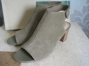 clarks deva bell