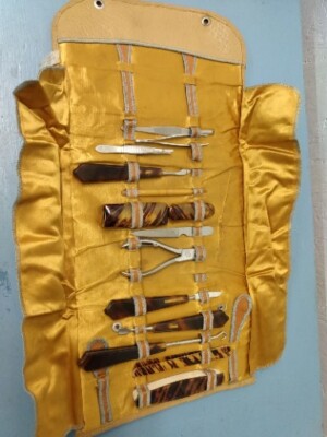 Vintage Manicure Set Leather Roll-up (LL)