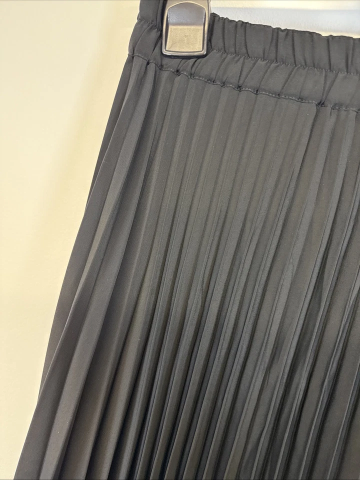 Vintage Pleated Skirt Black Chiffon Elasticated Waist Long Unlined Flared UK 12 - Image 4 of 4