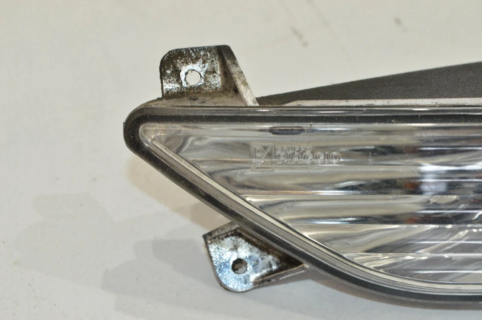 PIAGGIO MP3 250 BLINKER BLINKLEUCHTE VERKLEIDUNGSBLINKER VORNE LINKS - Bild 2 von 4