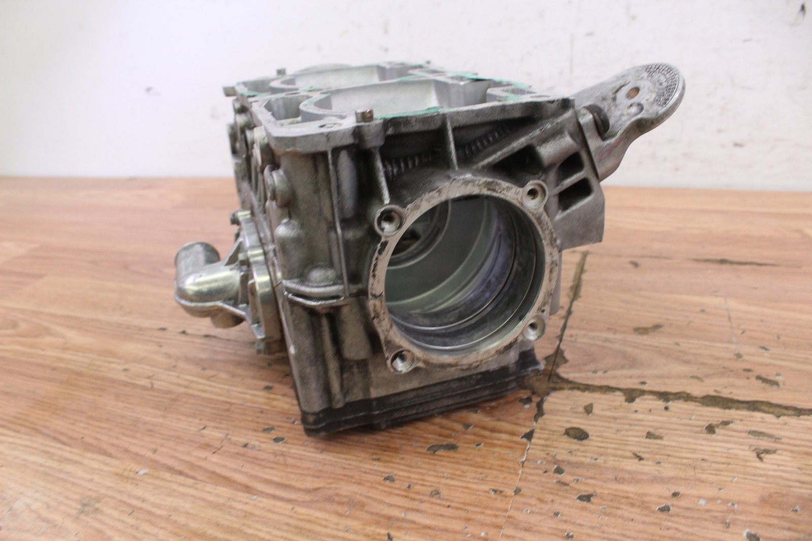 2008 SKI-DOO SUMMIT 800 XP Crankcases / Main Engine Cases w/Bottom Support Plate