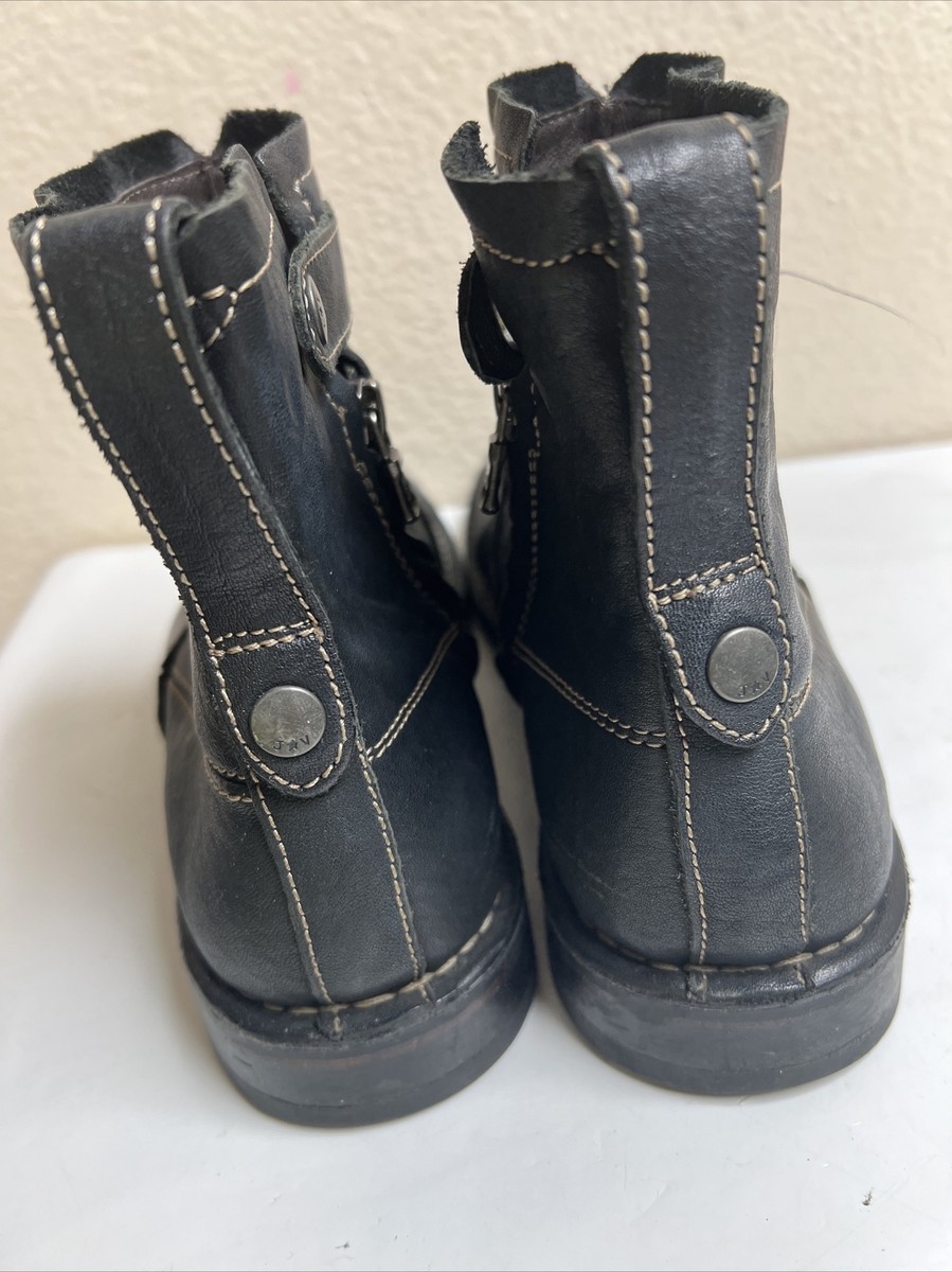 John Varvatos USA Star Driggs Black Leather Chukka 8.5 Zip  display picture 1