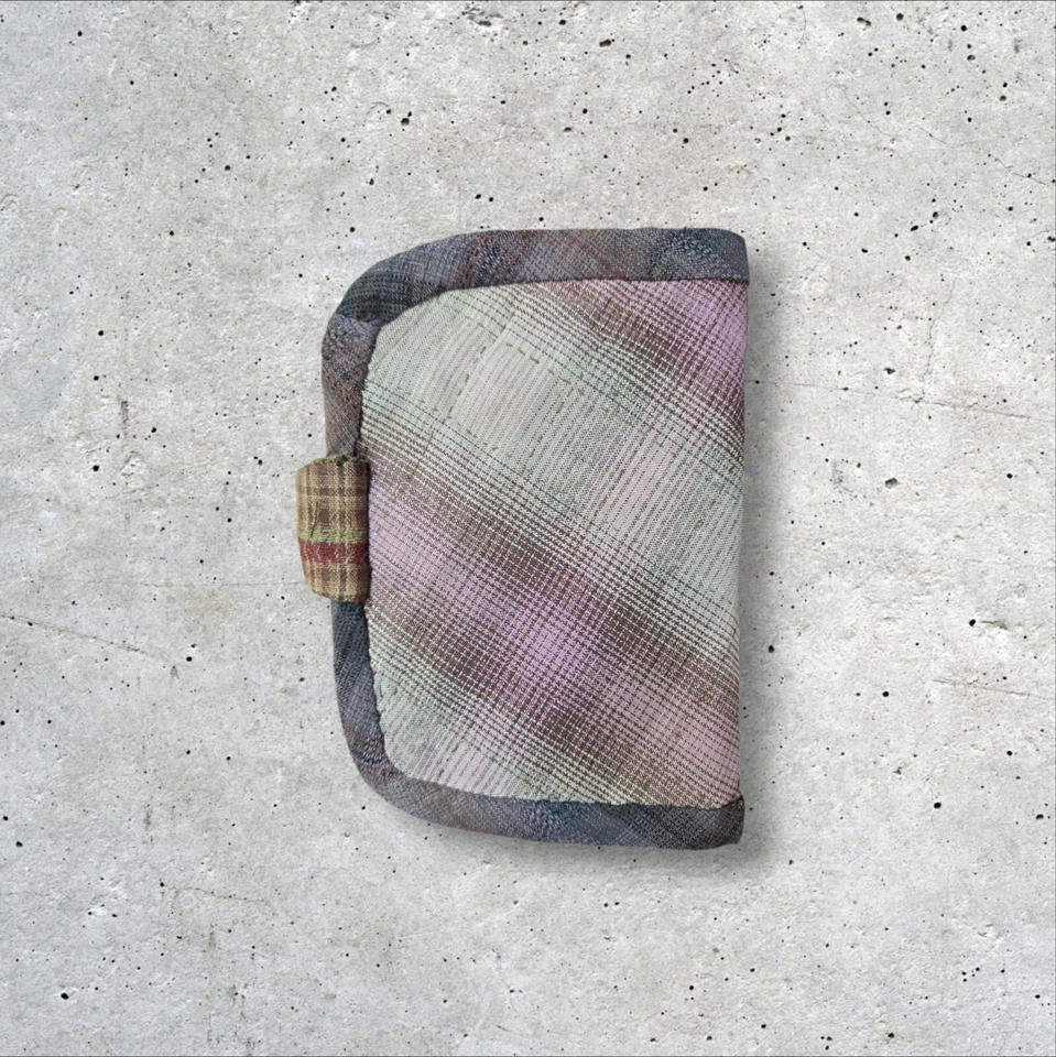 Cartera para mujer tela hecha a mano Tamaño: Ancho 11 cm, Alto 16 cm. Foto 2 de 4