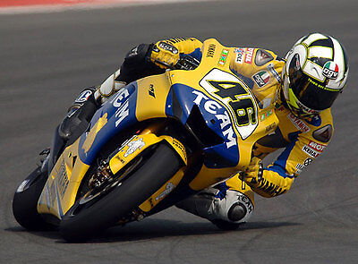 Minichamps 1:12 Scale Action Figure Valentino Rossi Yamaha Minichamps 1:12 Scale Action Figure Valentino Rossi Yamaha