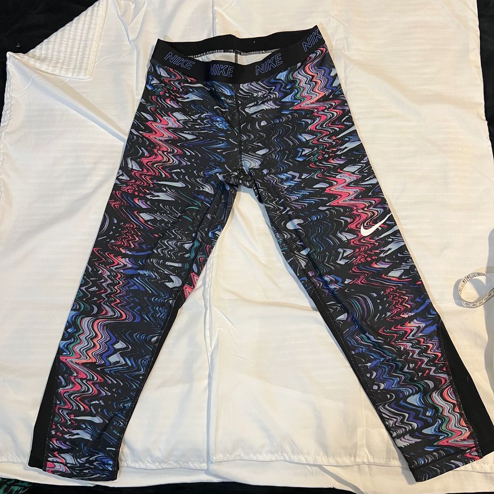 Nike Dri-FIT Wave Pattern Base Layer Athletic Leg… - image 1