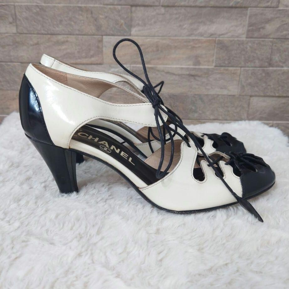 靴 CHANEL Backside Coco Mark Patent Pumps 靴 CHANEL Backside Coco Mark Patent Pumps CHANEL Coco Mark