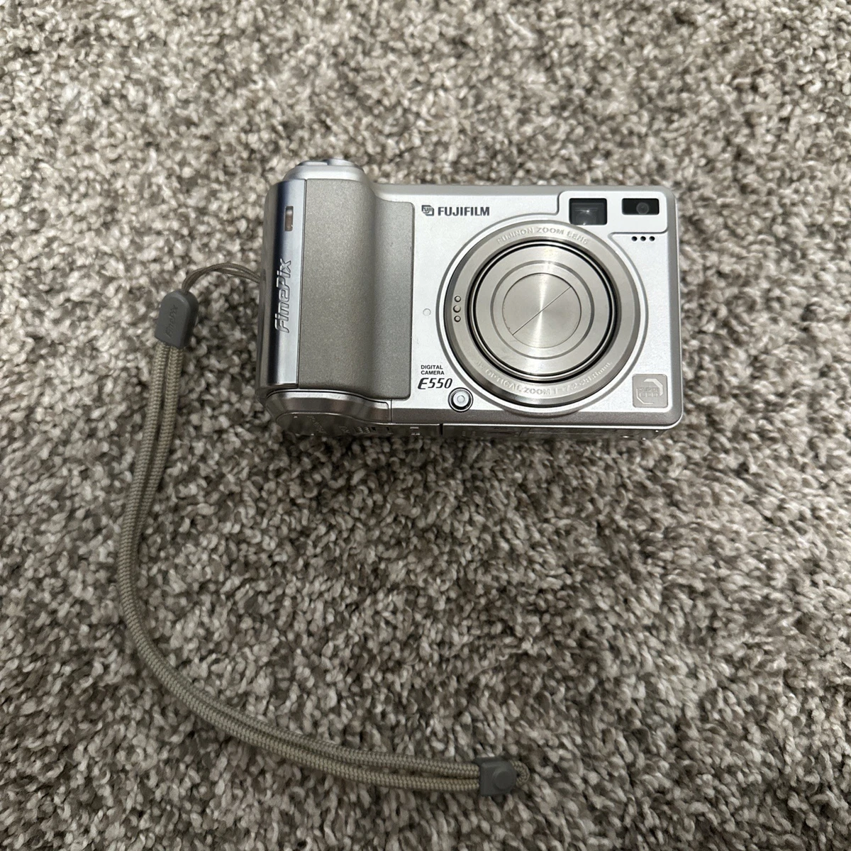 Fujifilm FinePix E550 Digital Cameras 5-6.9 MP Maximum Resolution